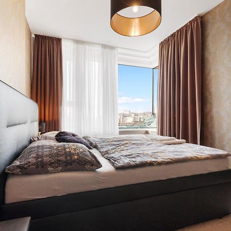 Panorama City Apartment In Downtown Area With Free Parking And Castle View Братислава Екстер'єр фото